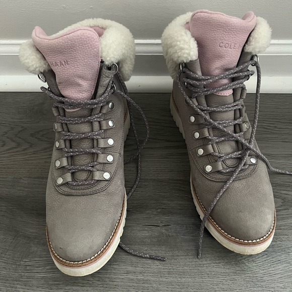 Cole Haan hiking snow boots! Amazing condition. - Picture 3 of 3